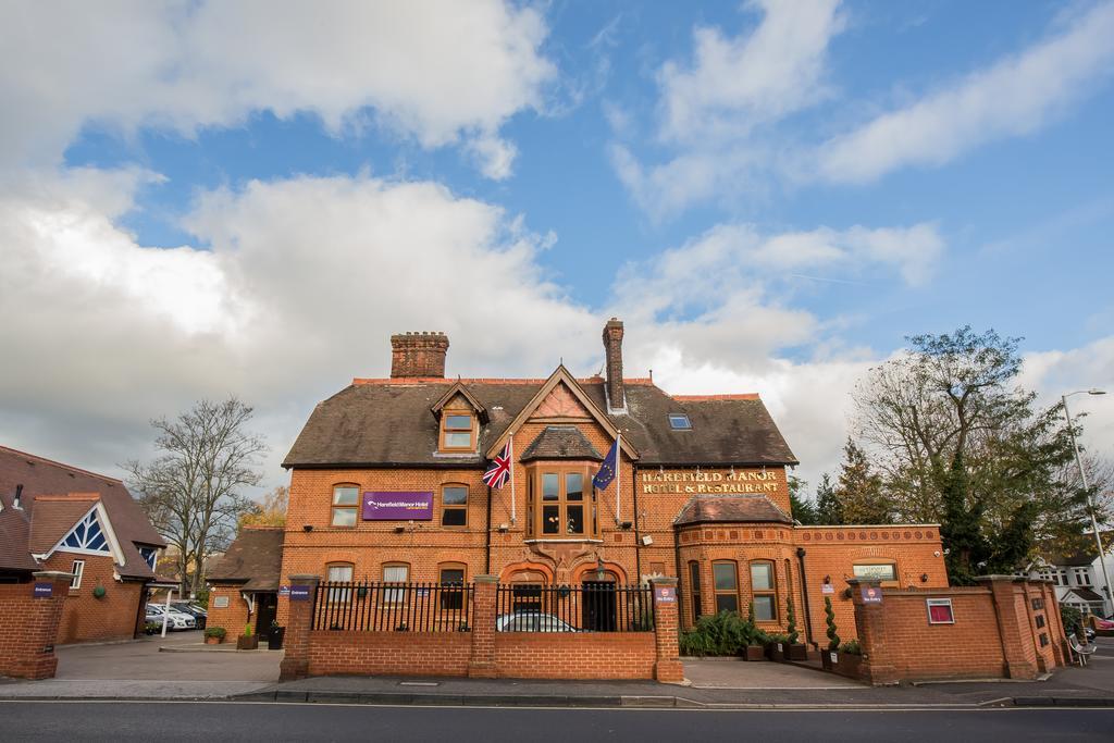 Harefield Manor Hotel 3*