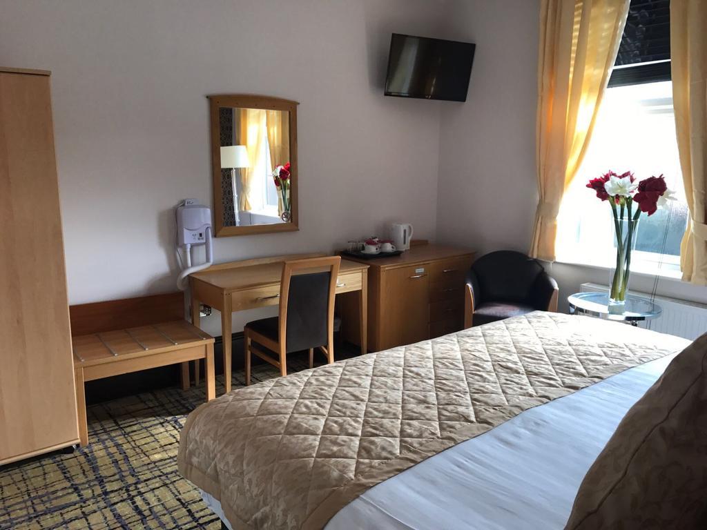 Harefield Manor Hotel Romford