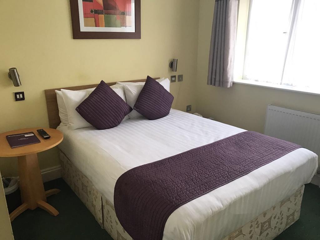Hotel Harefield Manor 3*