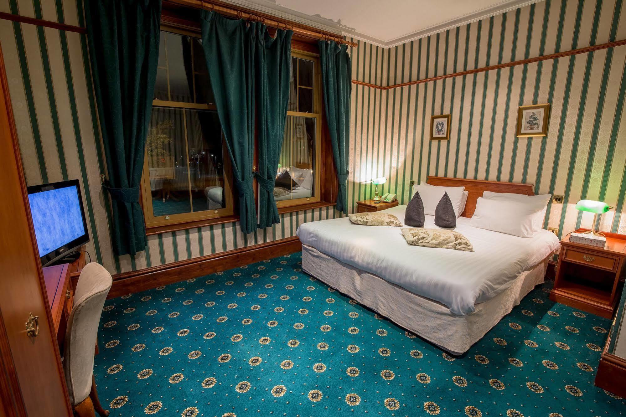 Harefield Manor Hotel Romford