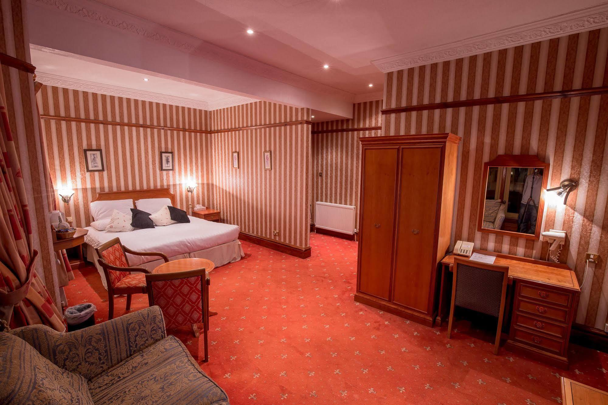 Harefield Manor 3*