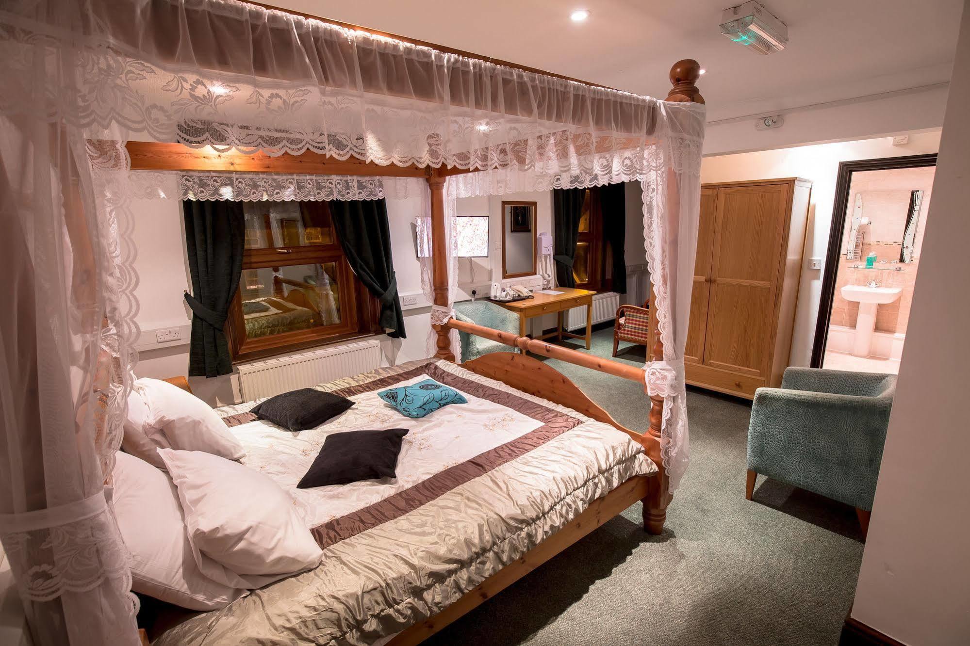 Hotel Harefield Manor 3*